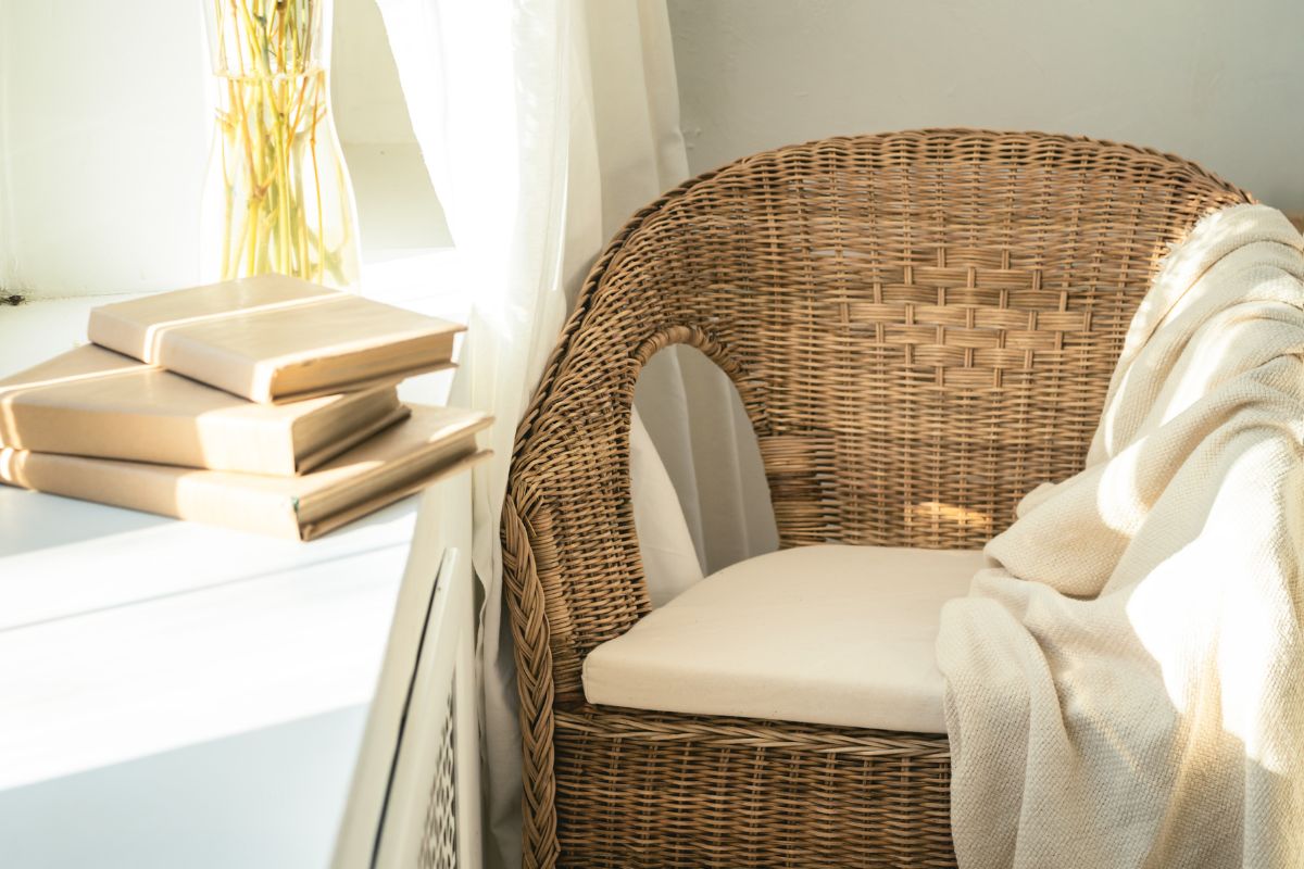 10 Space Saving Desk Ideas for Small Spaces